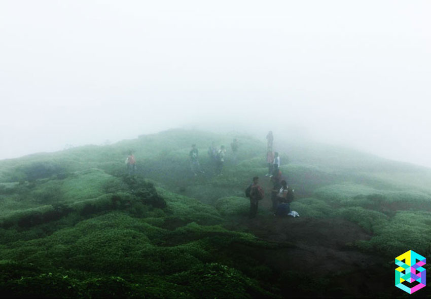 monsoon-trek-ratangad-fort-2
